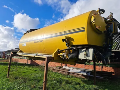 Kurstjens 22m3 mesttank  gierton transporttank